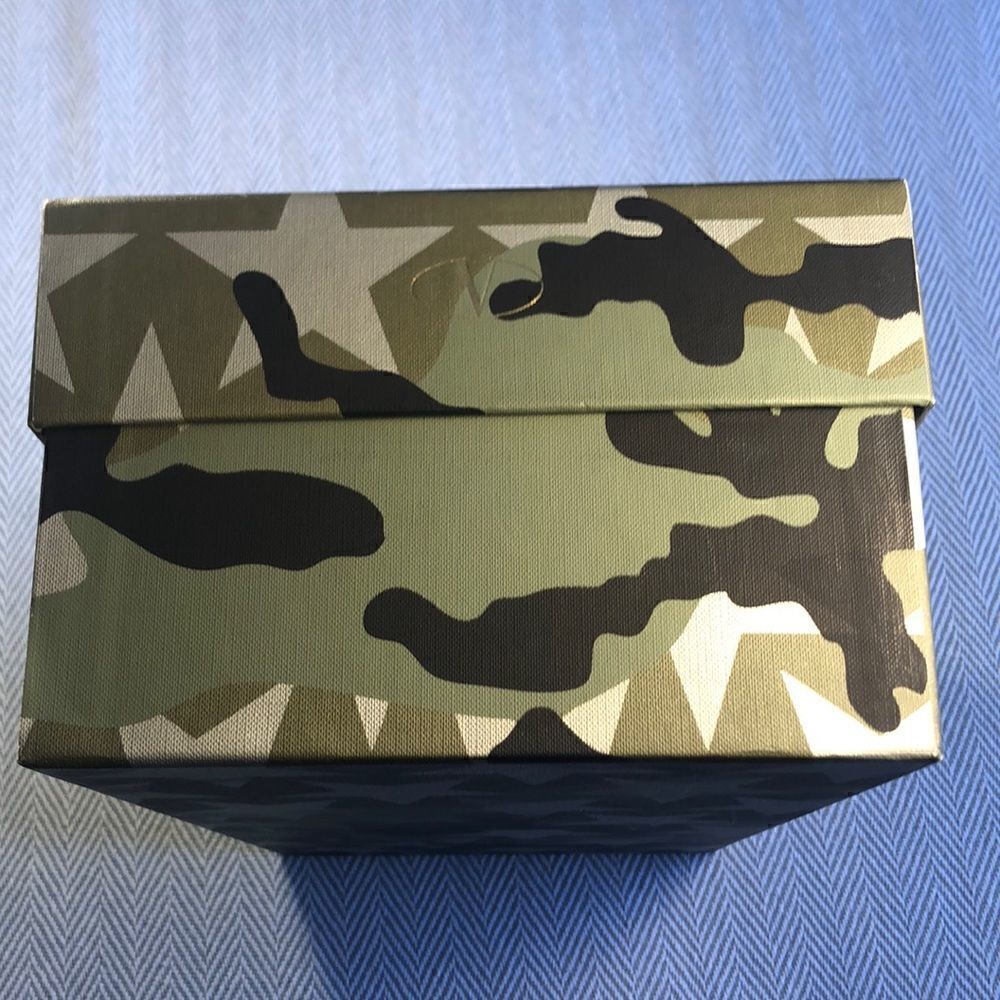 Valentino camo Shoe Box  length 13 5/8” X w 7 5/8  X h 5”, Excellent Condition - Picture 5 of 12